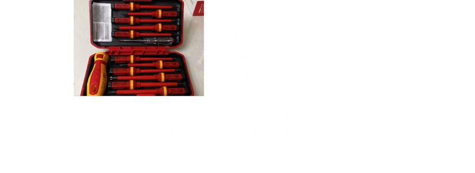 Набор КВТ: диэлектрическая отвертка и биты